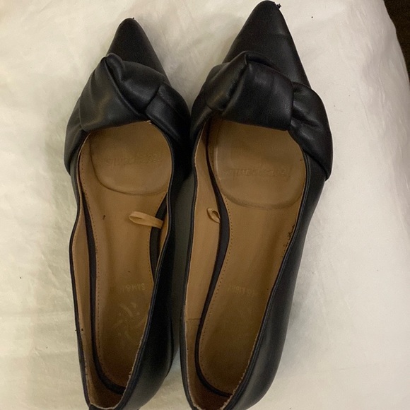 Cute pointed toe black flats size 8.5 - Picture 2 of 8